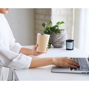 �^��f�M�^���u���[�i�S�Q�O�����j