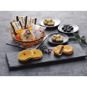 �����p�C�E��������ׂ��a�َq�l����